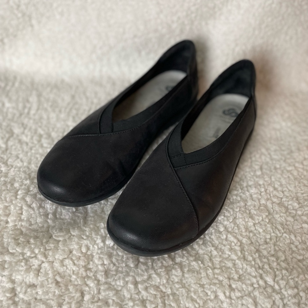Clarks Black Cloudsteppers